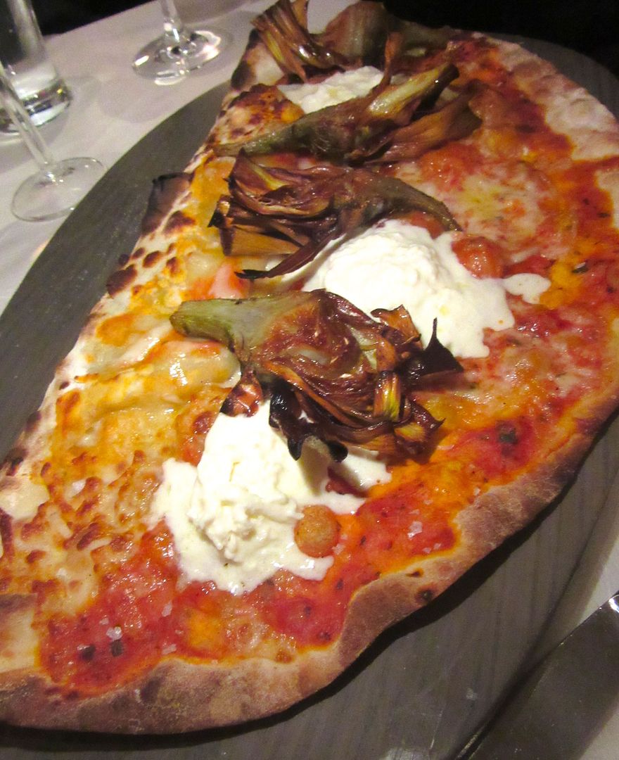 We ordered the artichoke calzone for a laugh but it’s very good, enough for 4 or 5.