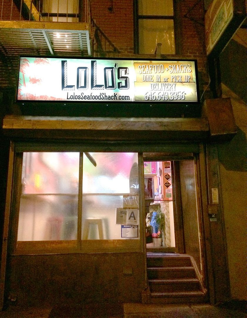 Yes, that has to be it! I see the tropical glow. Lolo’s Seafood Shack entrance.